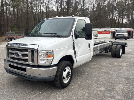 Used 2011 20 ' Cab and Chassis for sale