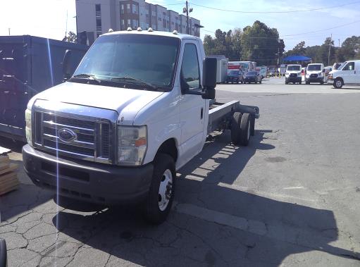 Used 2011 20 ' Cab and Chassis for sale