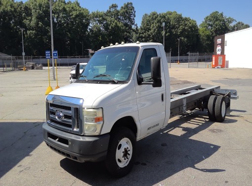 Used 2011 20 ' Cab and Chassis for sale