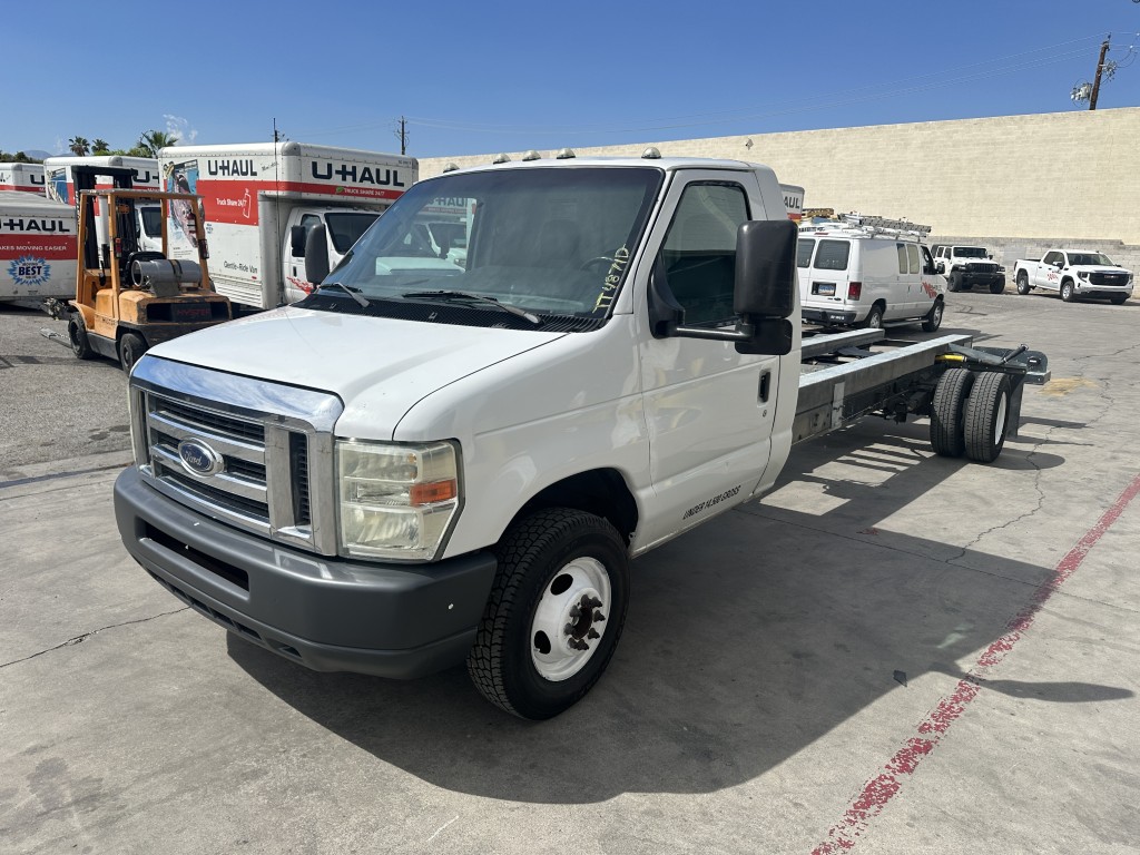 Used 2011 20 ' Cab and Chassis for sale