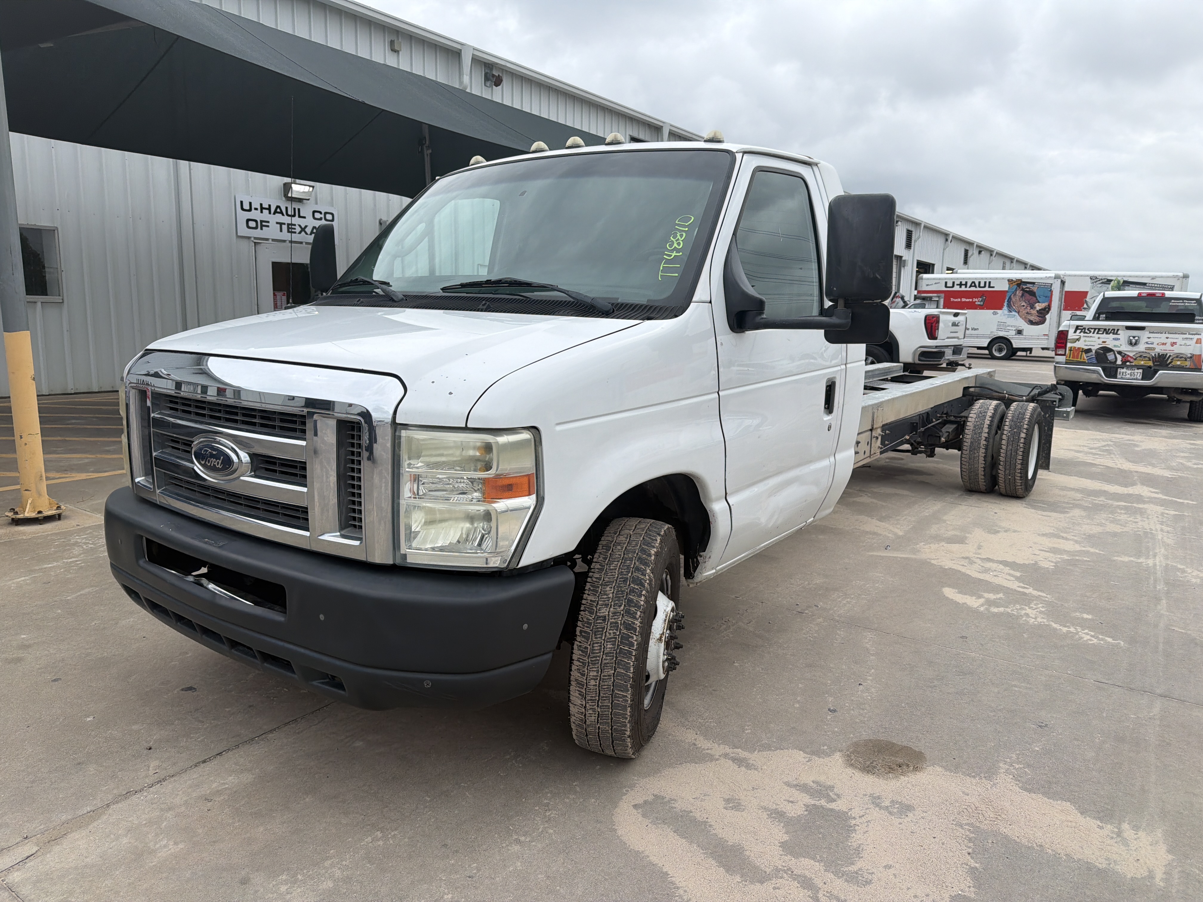 Used 2011 20 ' Cab and Chassis for sale