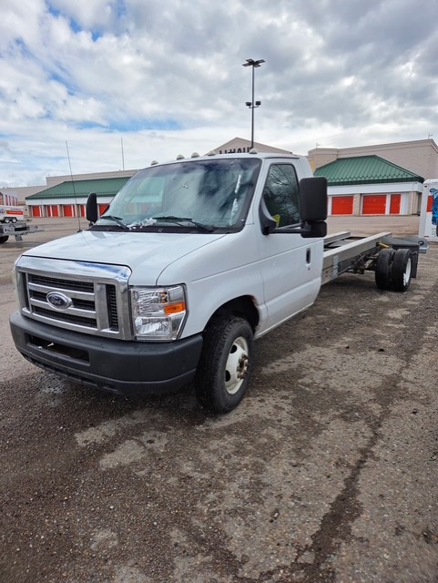 Used 2011 20 ' Cab and Chassis for sale