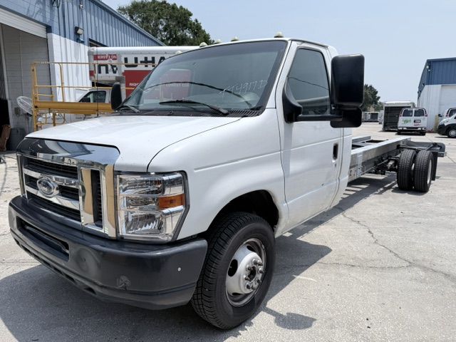 Used 2011 20 ' Cab and Chassis for sale