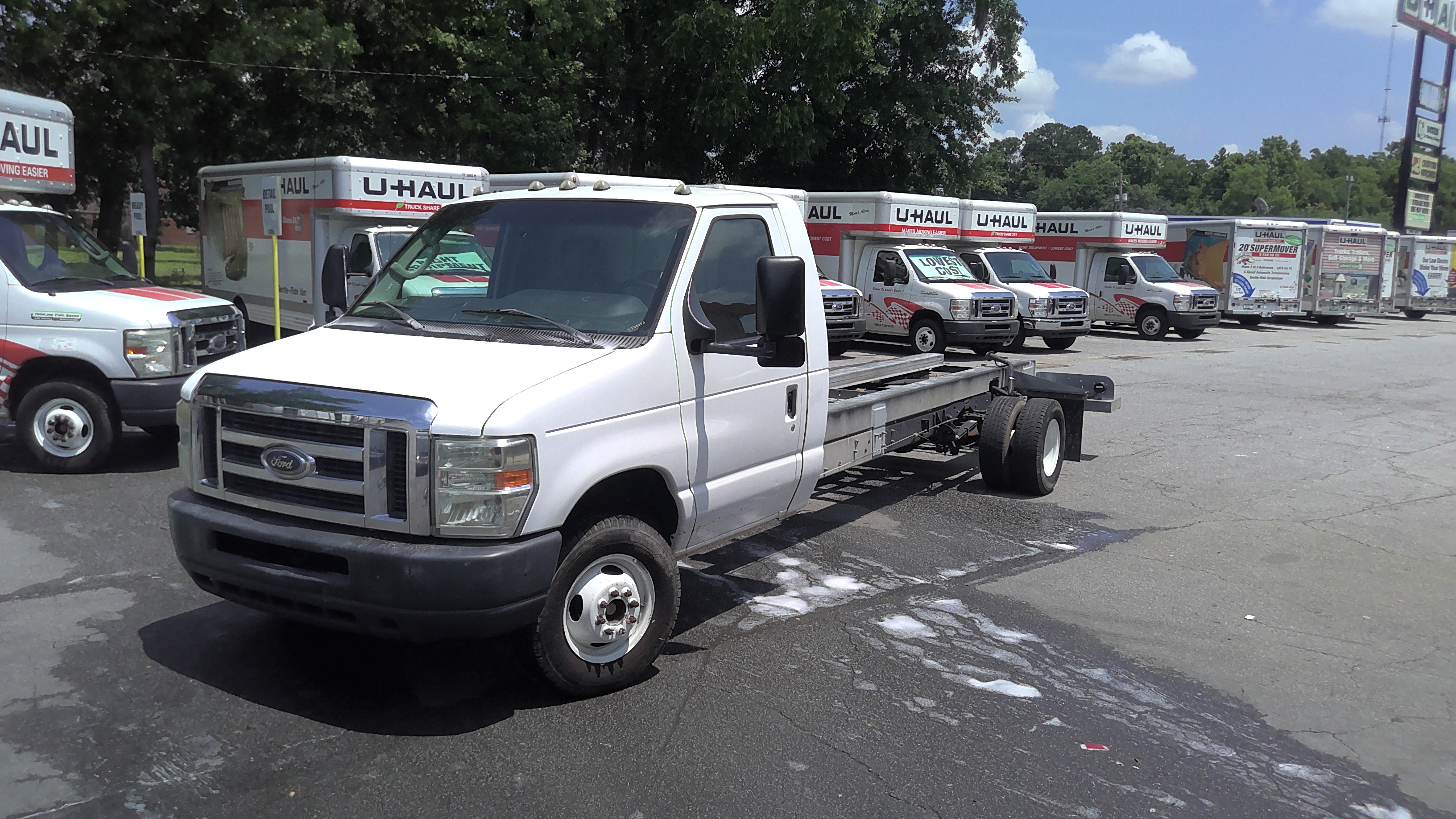 Used 2011 20 ' Cab and Chassis for sale