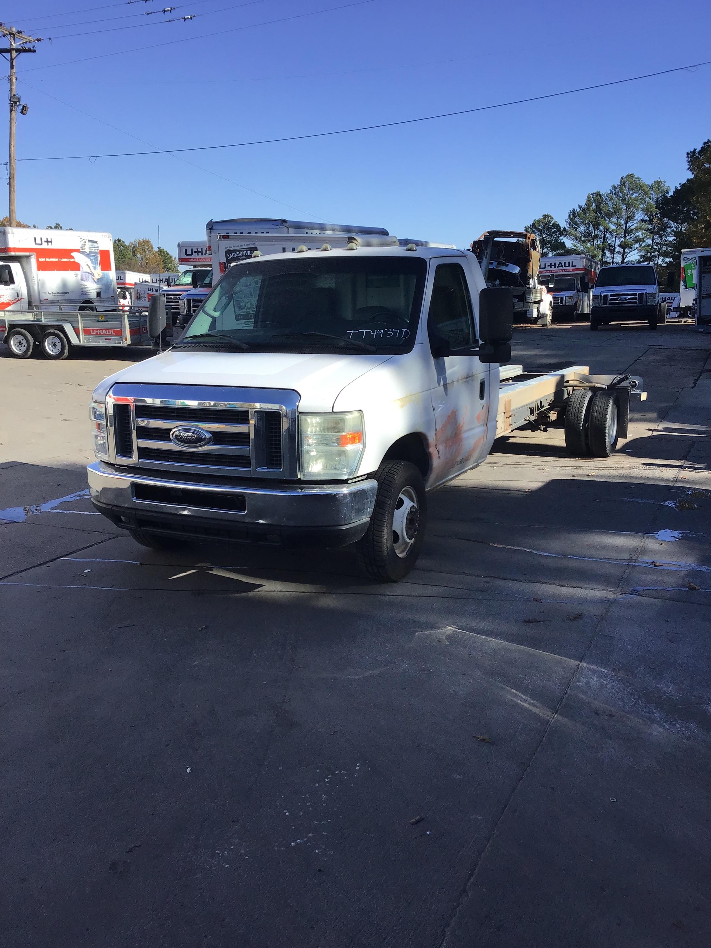 Used 2011 20 ' Cab and Chassis for sale