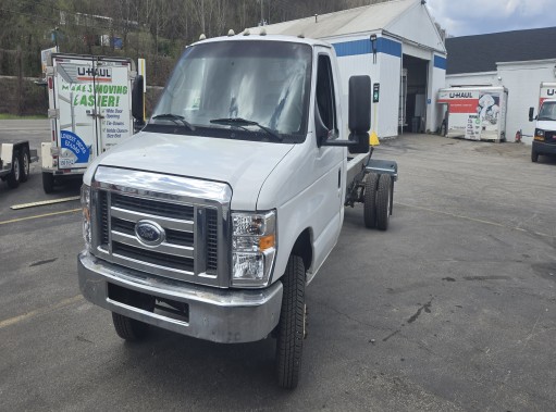 Used 2011 20 ' Cab and Chassis for sale