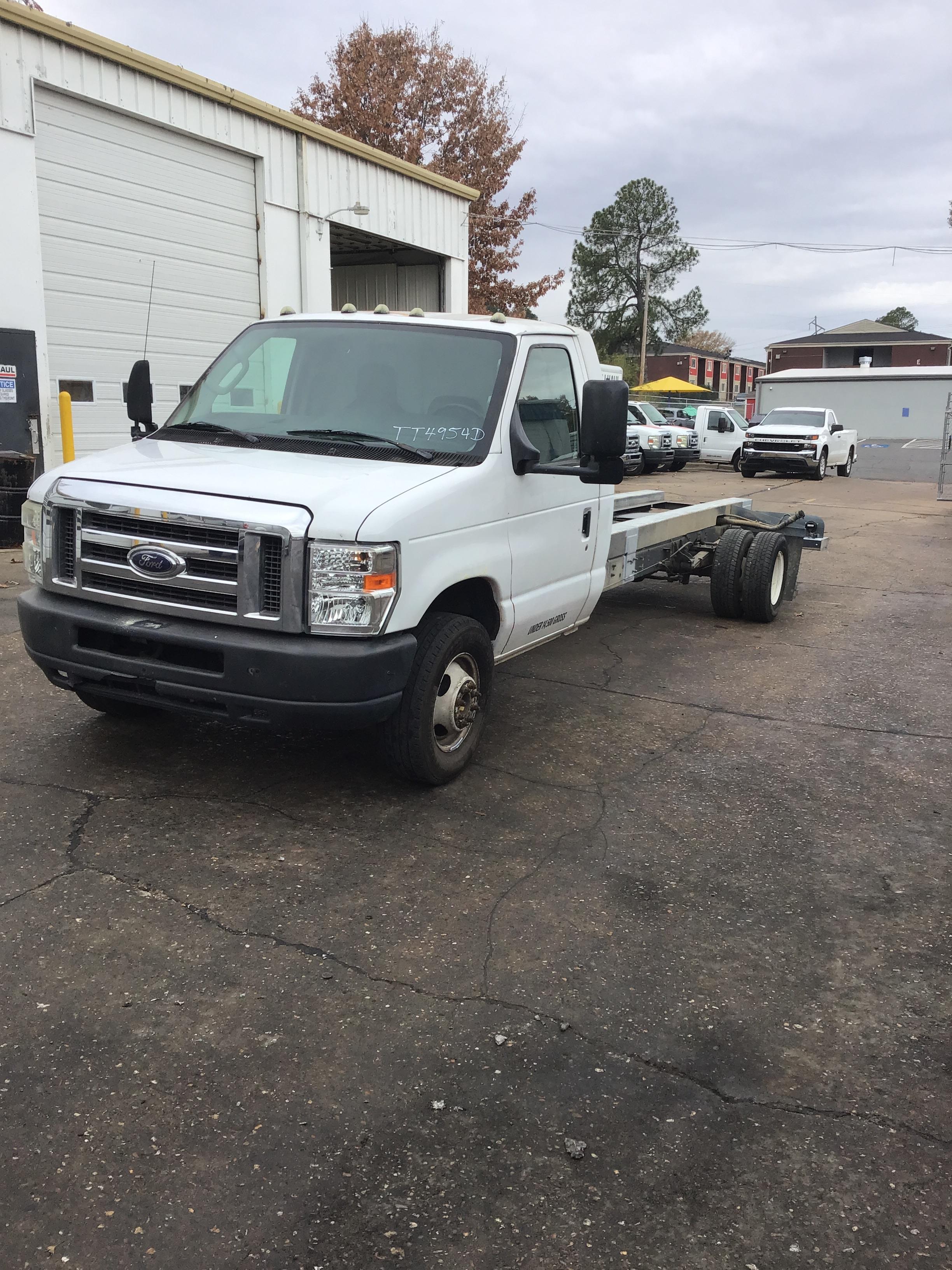 Used 2011 20 ' Cab and Chassis for sale