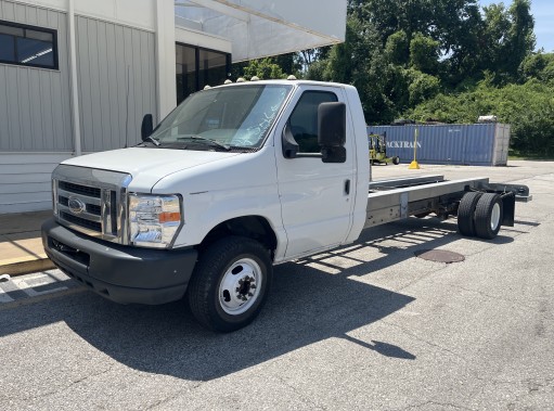 Used 2011 20 ' Cab and Chassis for sale