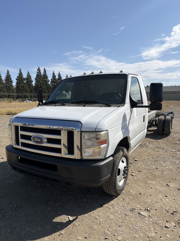 Used 2012 20 ' Cab and Chassis for sale