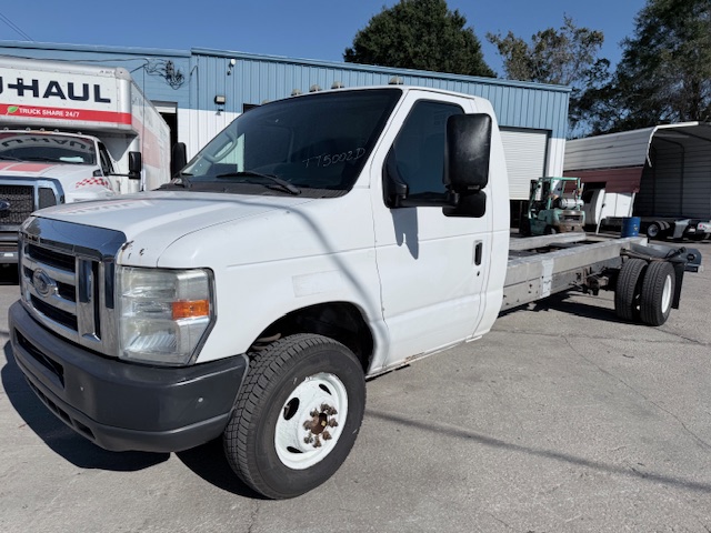 Used 2011 20 ' Cab and Chassis for sale