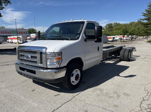 Used 2011 20 ' Cab and Chassis for sale