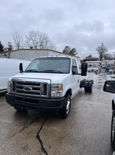 Used 2011 20 ' Cab and Chassis for sale