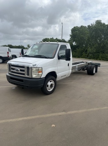 Used 2011 20 ' Cab and Chassis for sale