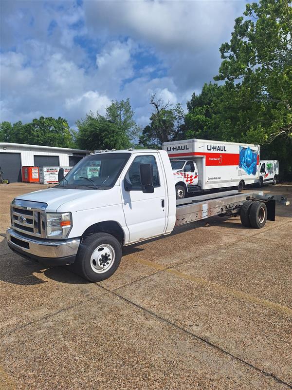 Used 2012 20 ' Cab and Chassis for sale