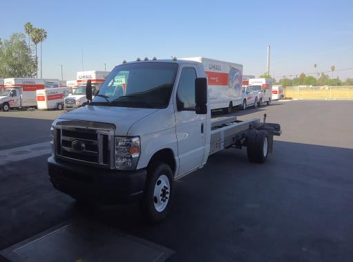 Used 2011 20 ' Cab and Chassis for sale