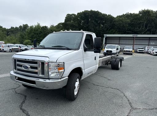 Used 2011 20 ' Cab and Chassis for sale