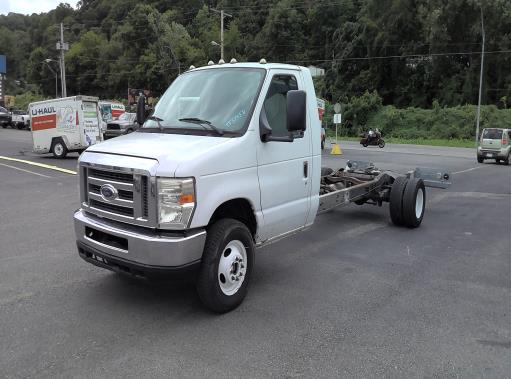 Used 2011 20 ' Cab and Chassis for sale