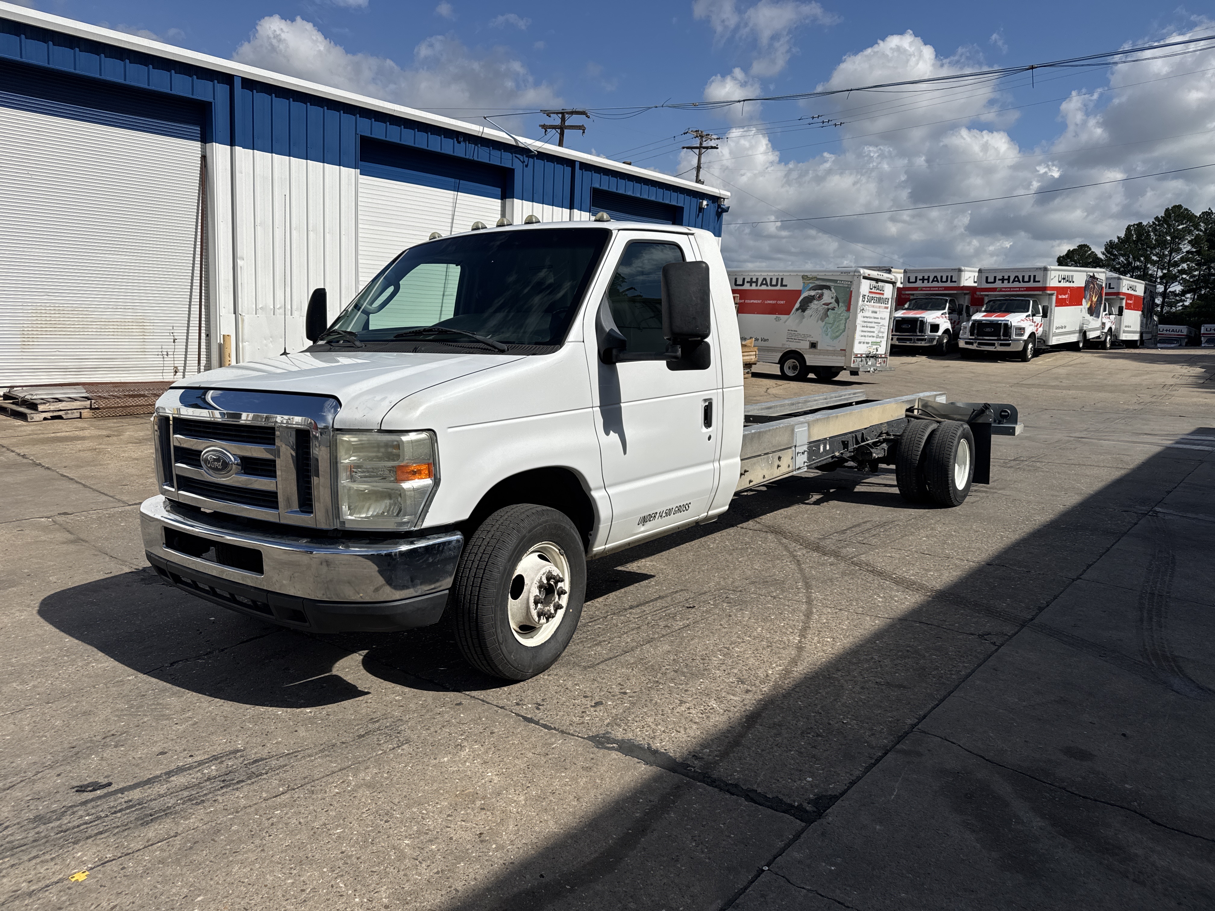 Used 2011 20 ' Cab and Chassis for sale