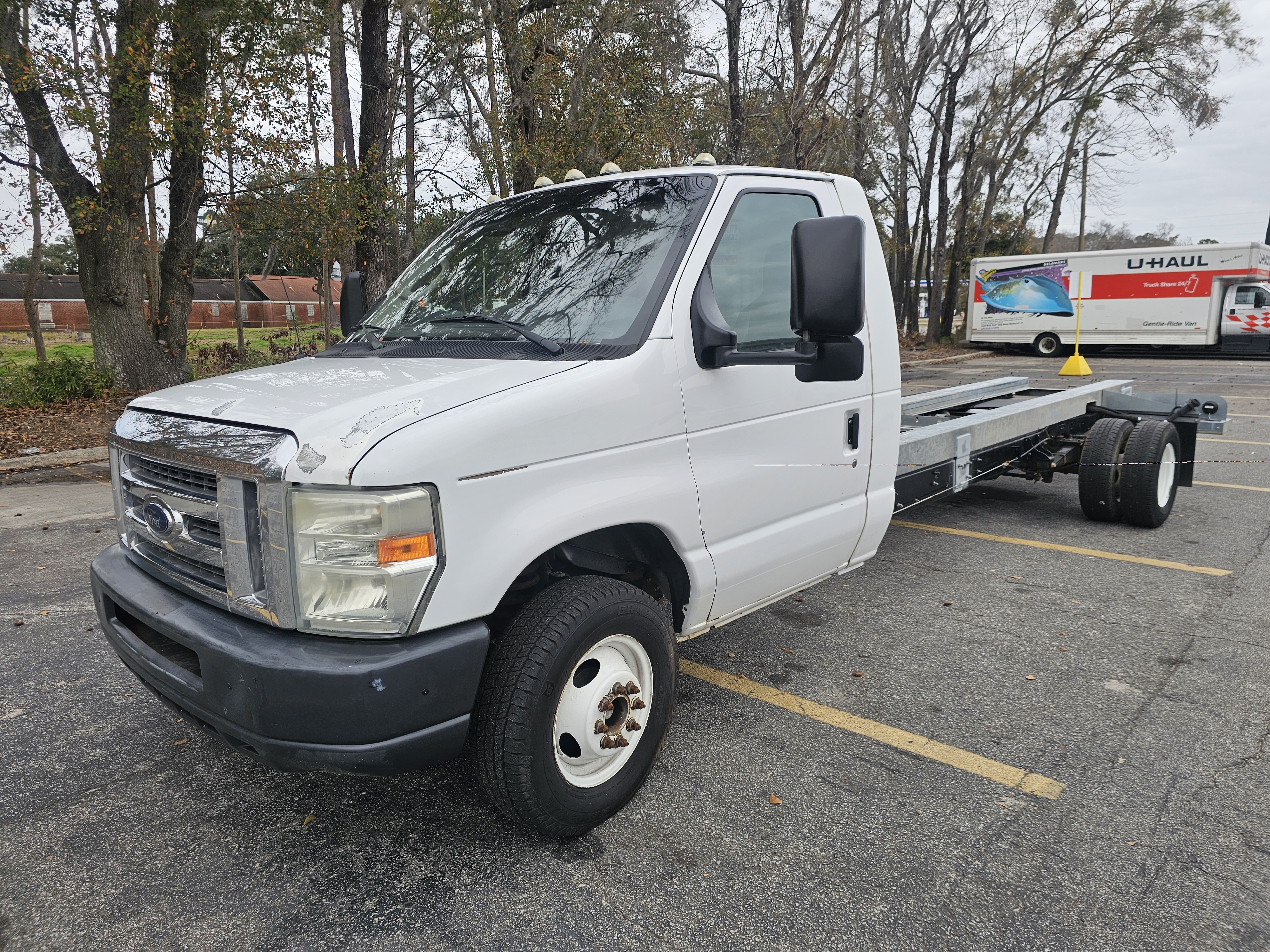 Used 2011 20 ' Cab and Chassis for sale