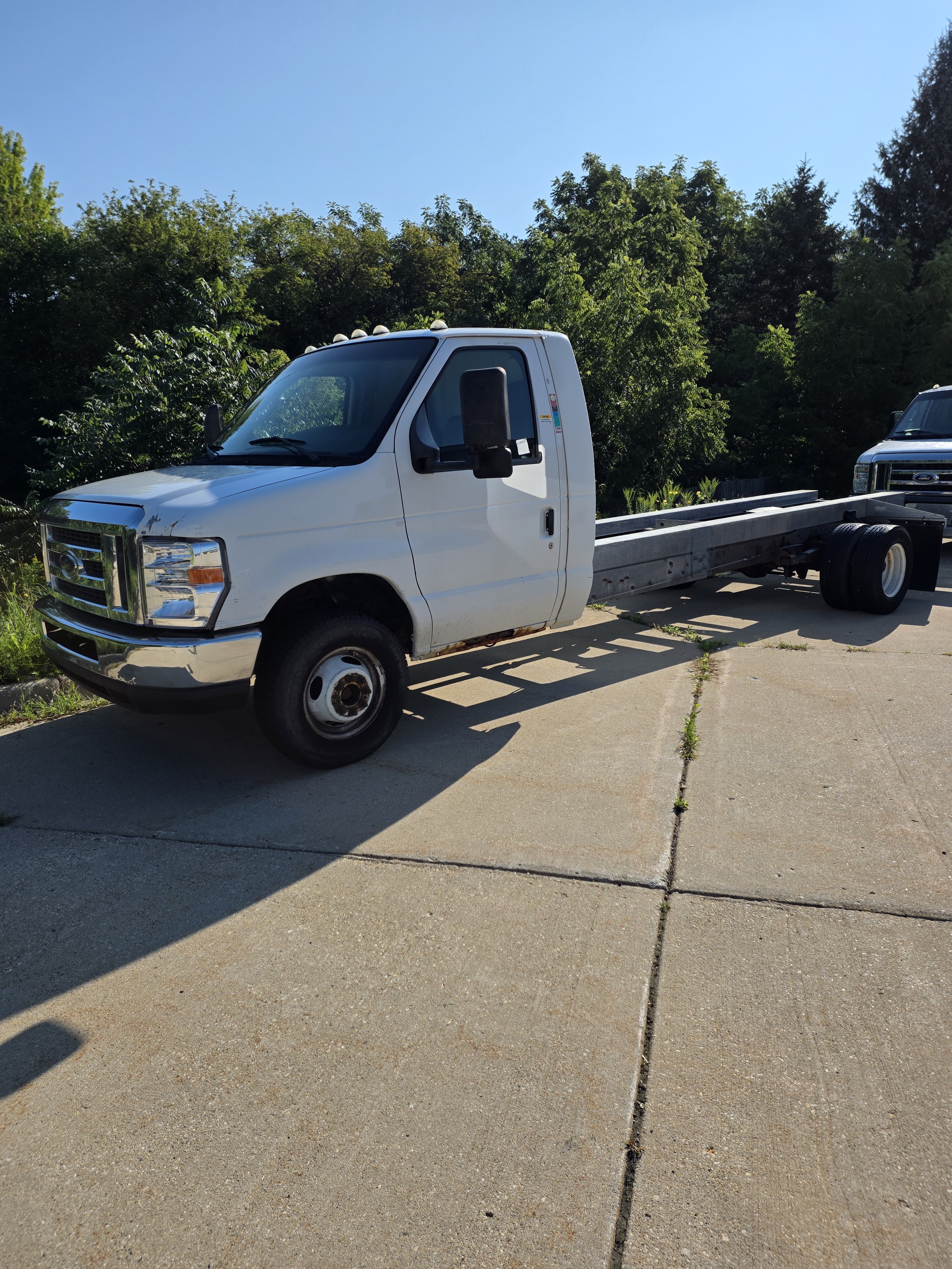 Used 2011 20 ' Cab and Chassis for sale