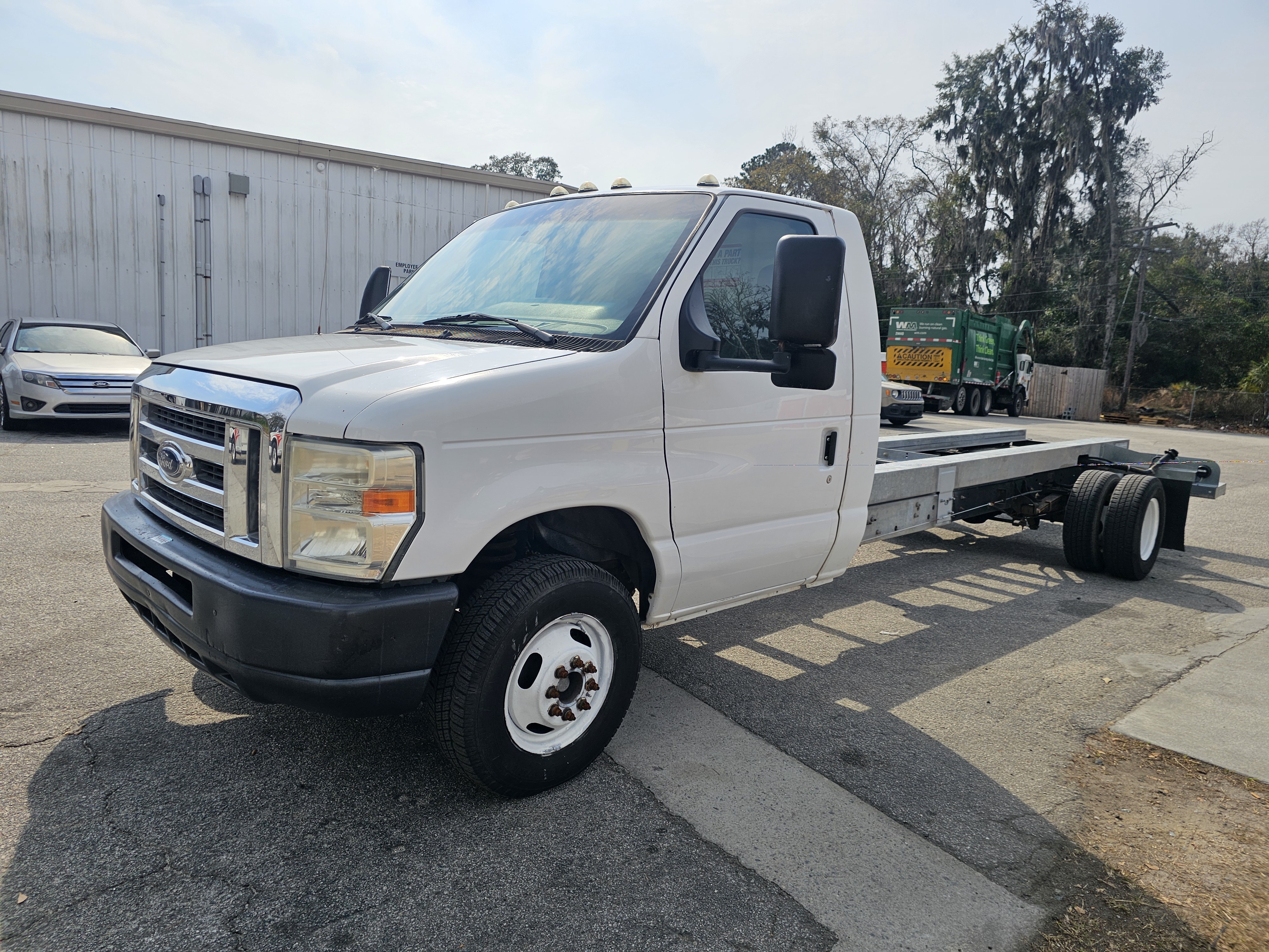 Used 2011 20 ' Cab and Chassis for sale