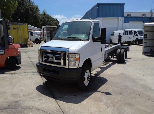 Used 2012 20 ' Cab and Chassis for sale