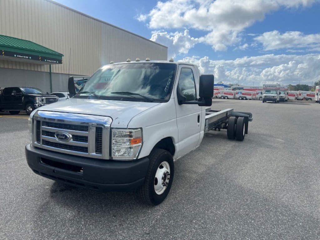 Used 2011 20 ' Cab and Chassis for sale