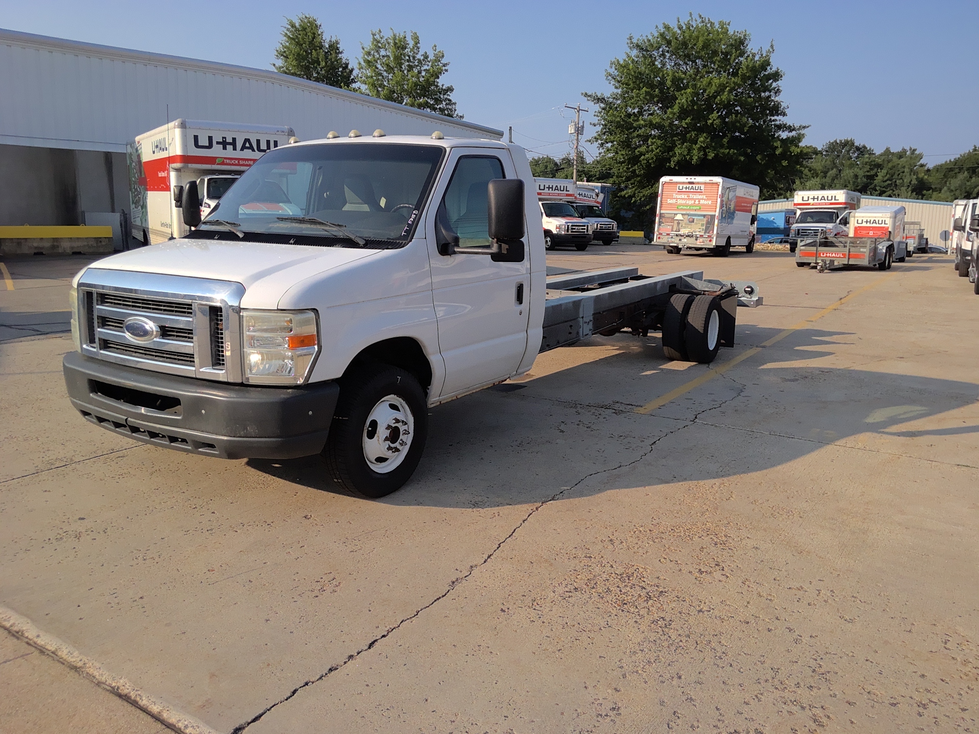 Used 2011 20 ' Cab and Chassis for sale