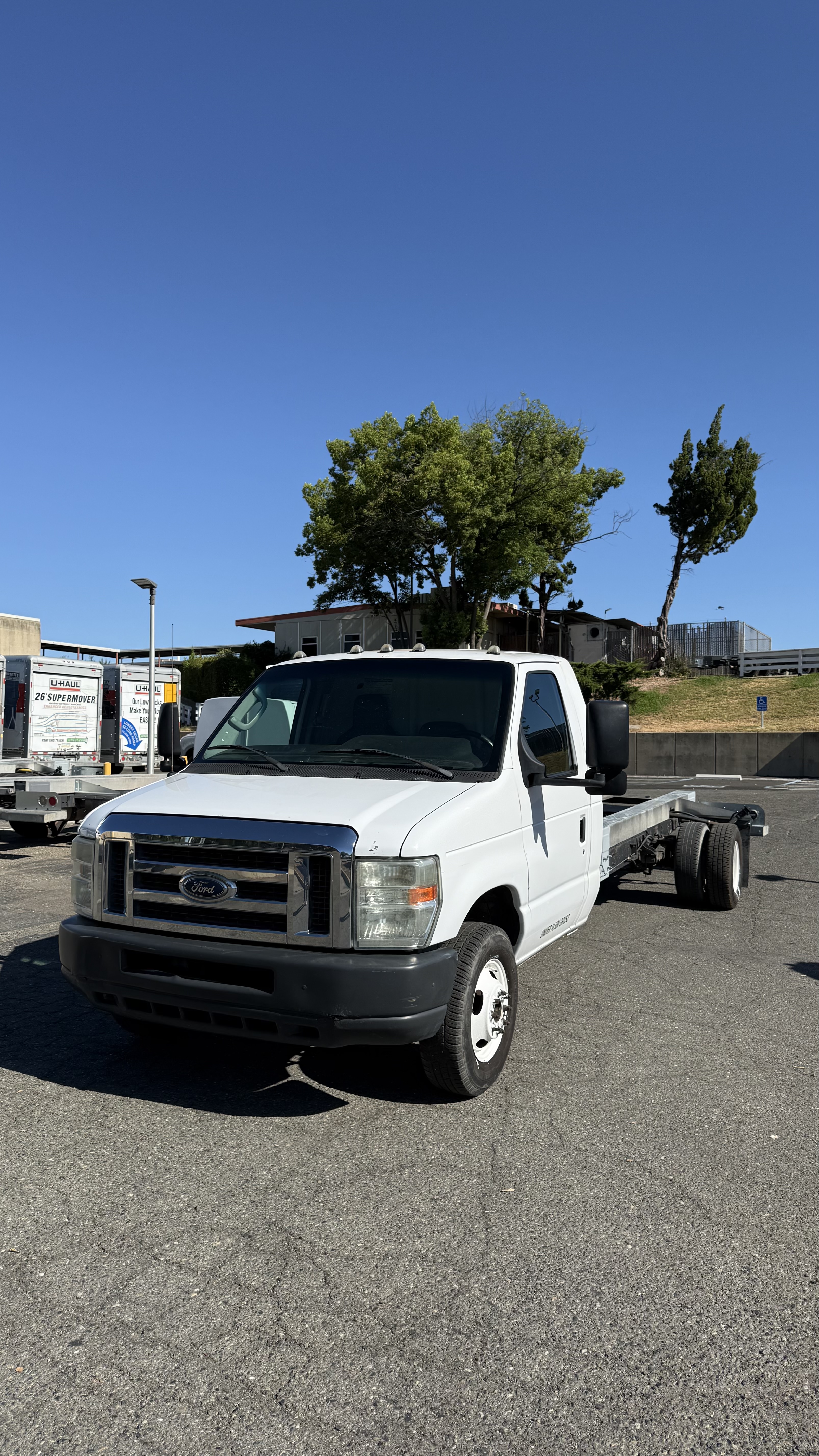 Used 2011 20 ' Cab and Chassis for sale