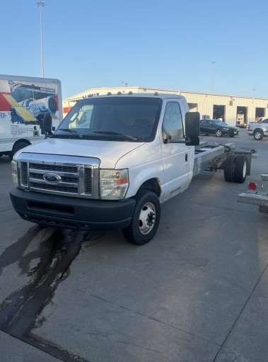 Used 2011 20 ' Cab and Chassis for sale