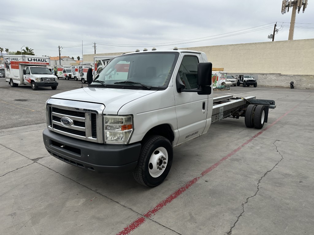 Used 2011 20 ' Cab and Chassis for sale