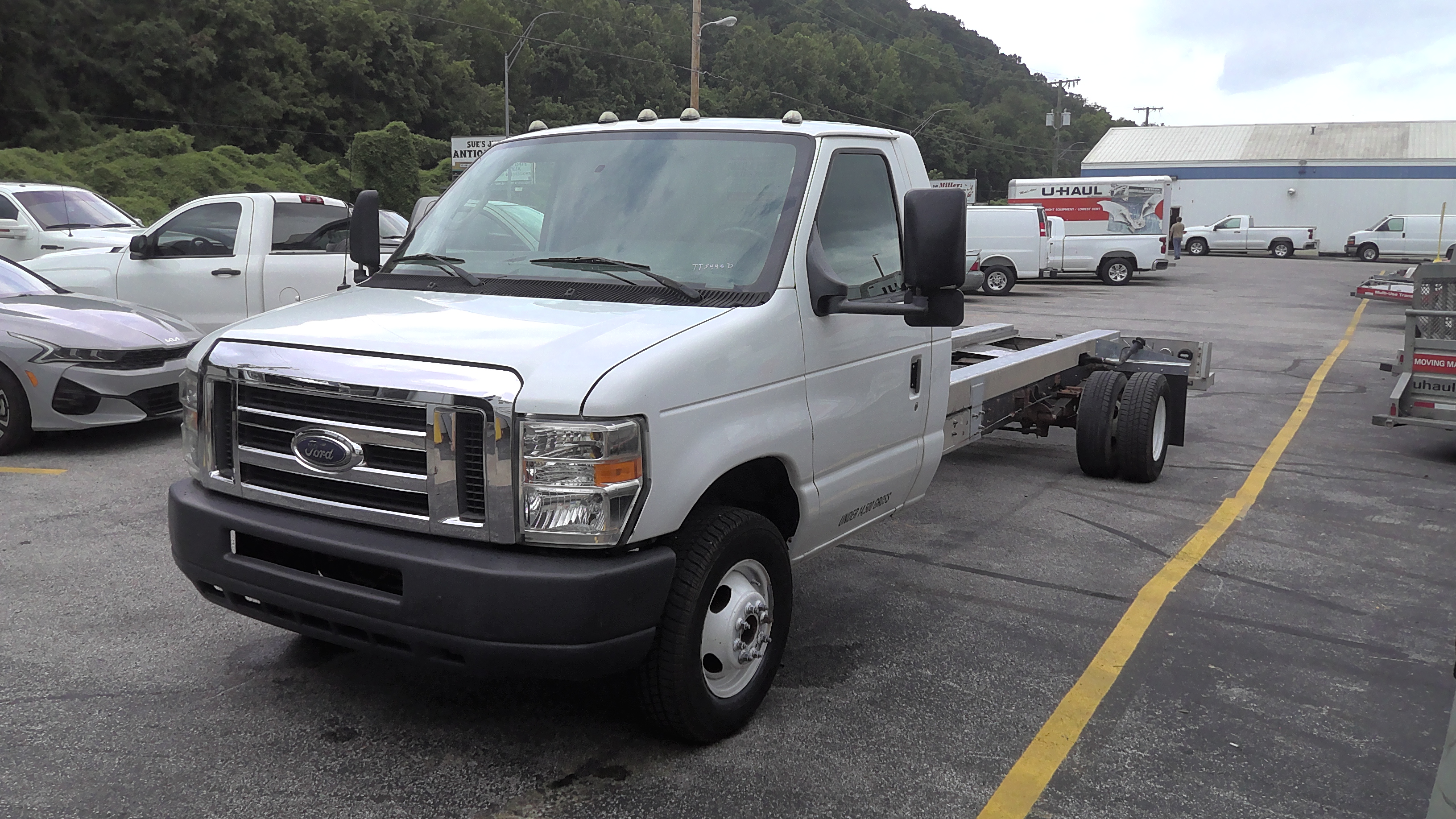 Used 2011 20 ' Cab and Chassis for sale