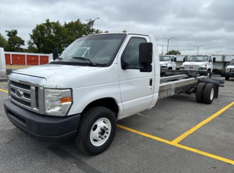 Used 2011 20 ' Cab and Chassis for sale
