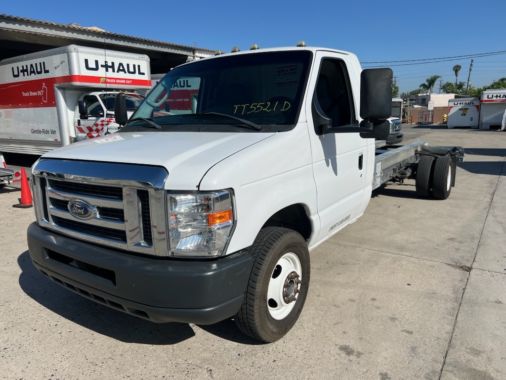 Used 2011 20 ' Cab and Chassis for sale