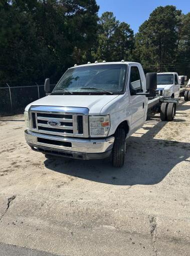 Used 2011 20 ' Cab and Chassis for sale