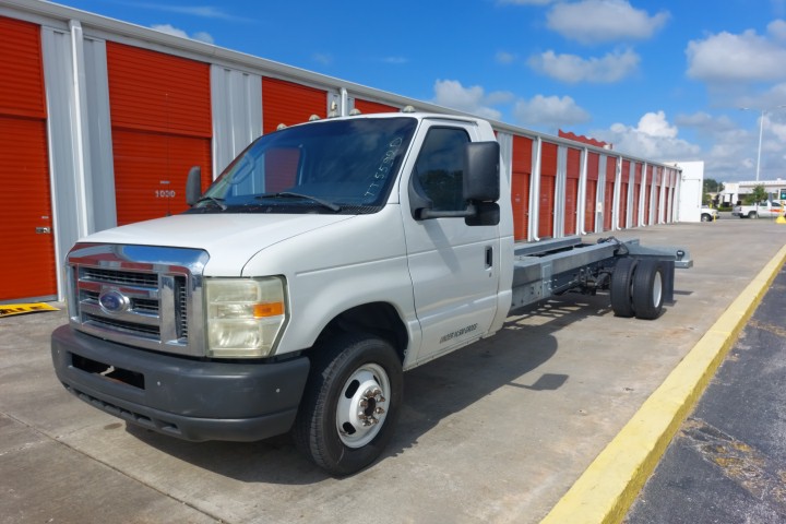 Used 2011 20 ' Cab and Chassis for sale