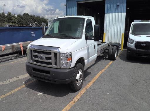 Used 2011 20 ' Cab and Chassis for sale