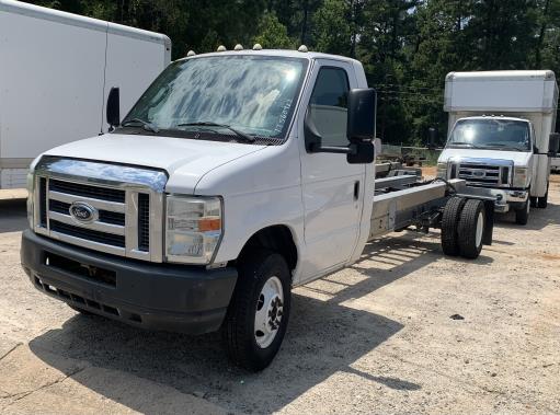 Used 2011 20 ' Cab and Chassis for sale