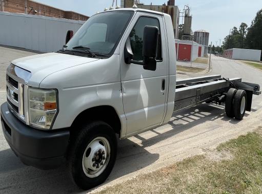 Used 2011 20 ' Cab and Chassis for sale