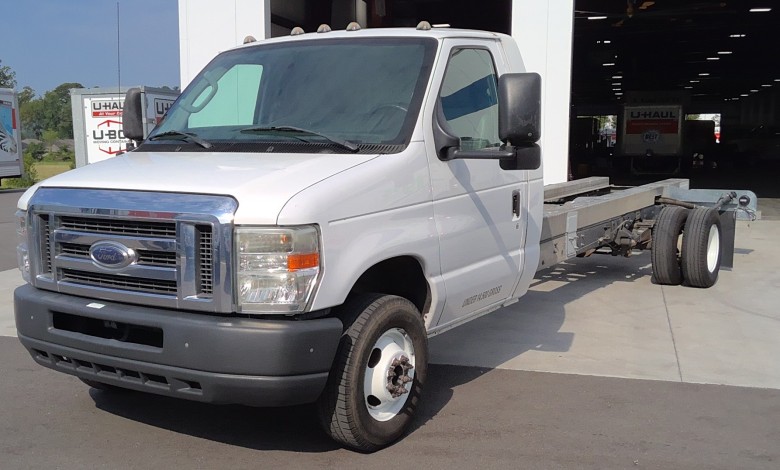 Used 2013 20 ' Cab and Chassis for sale