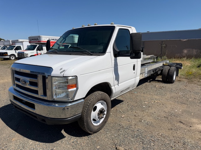 Used 2013 20 ' Cab and Chassis for sale