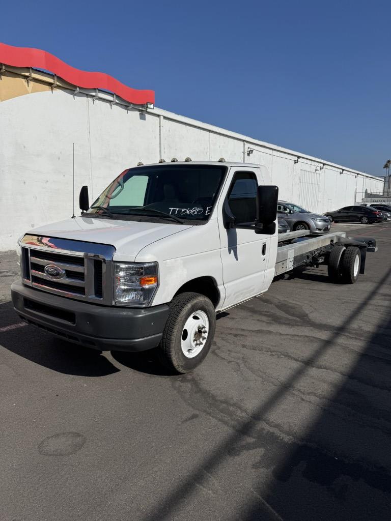 Used 2013 20 ' Cab and Chassis for sale