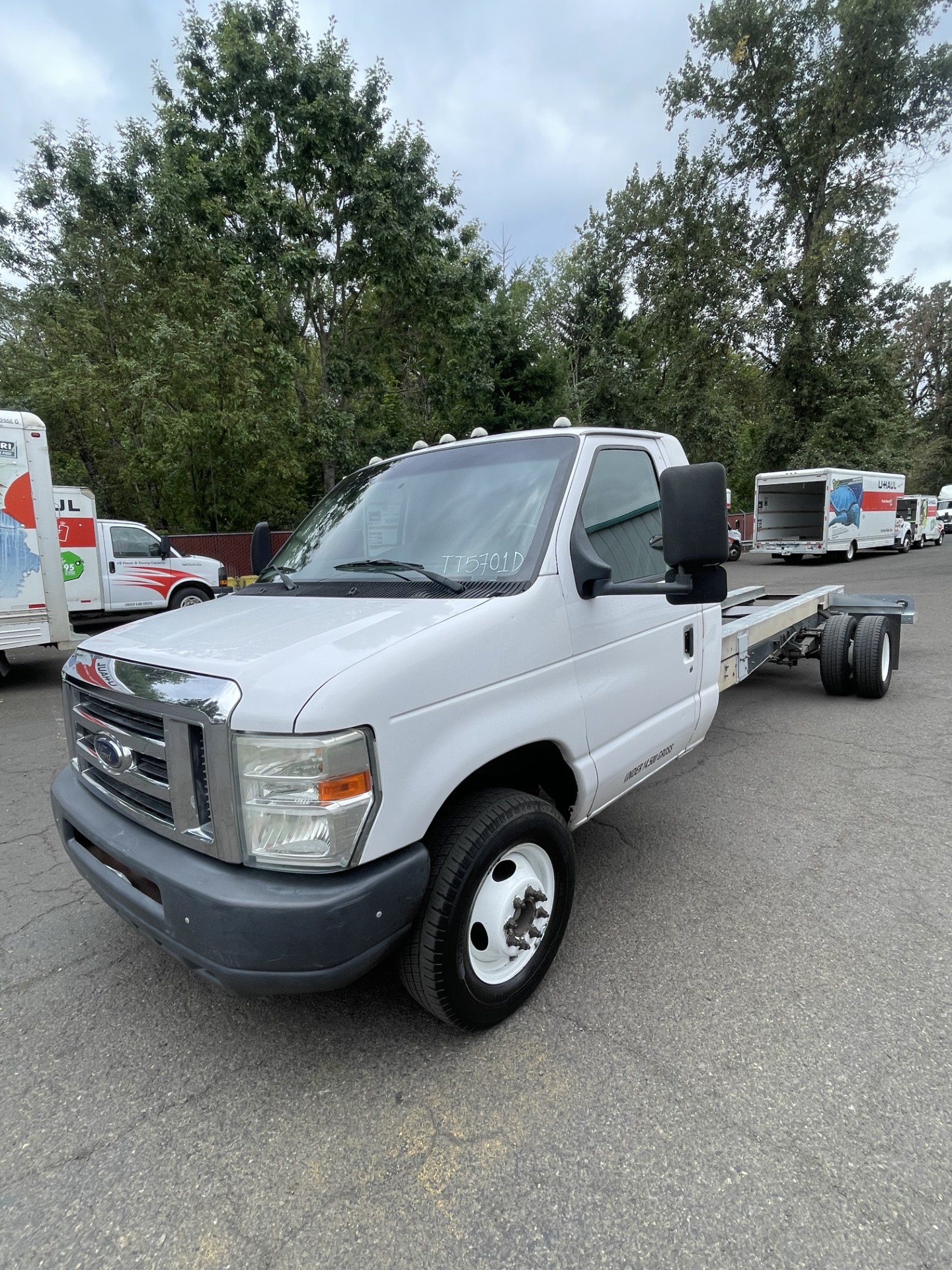 Used 2011 20 ' Cab and Chassis for sale