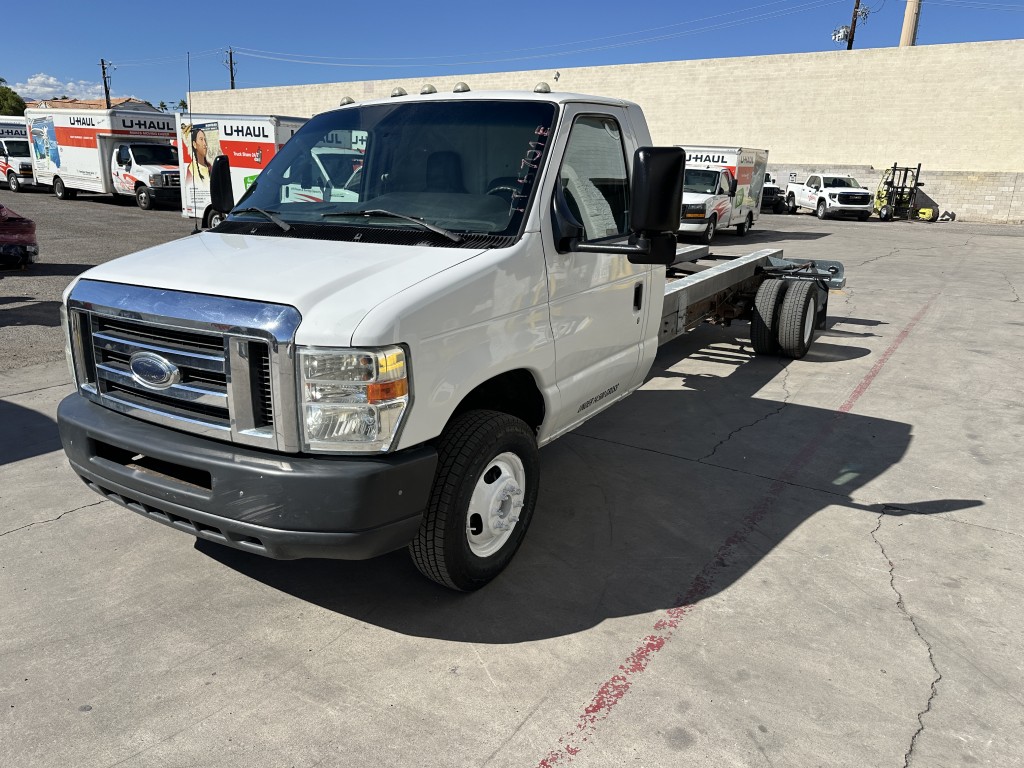Used 2013 20 ' Cab and Chassis for sale