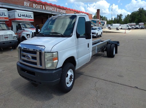 Used 2011 20 ' Cab and Chassis for sale