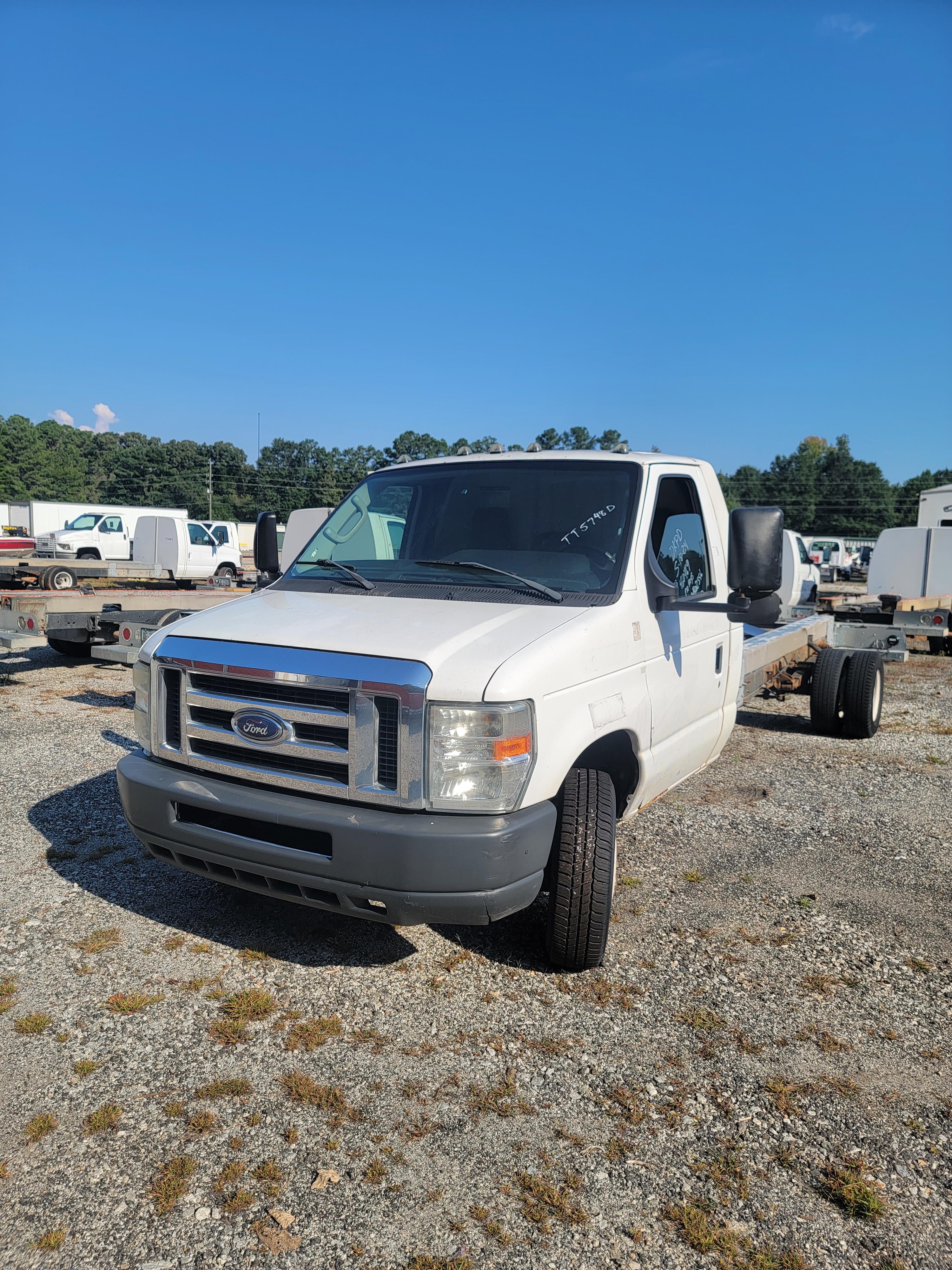 Used 2011 20 ' Cab and Chassis for sale