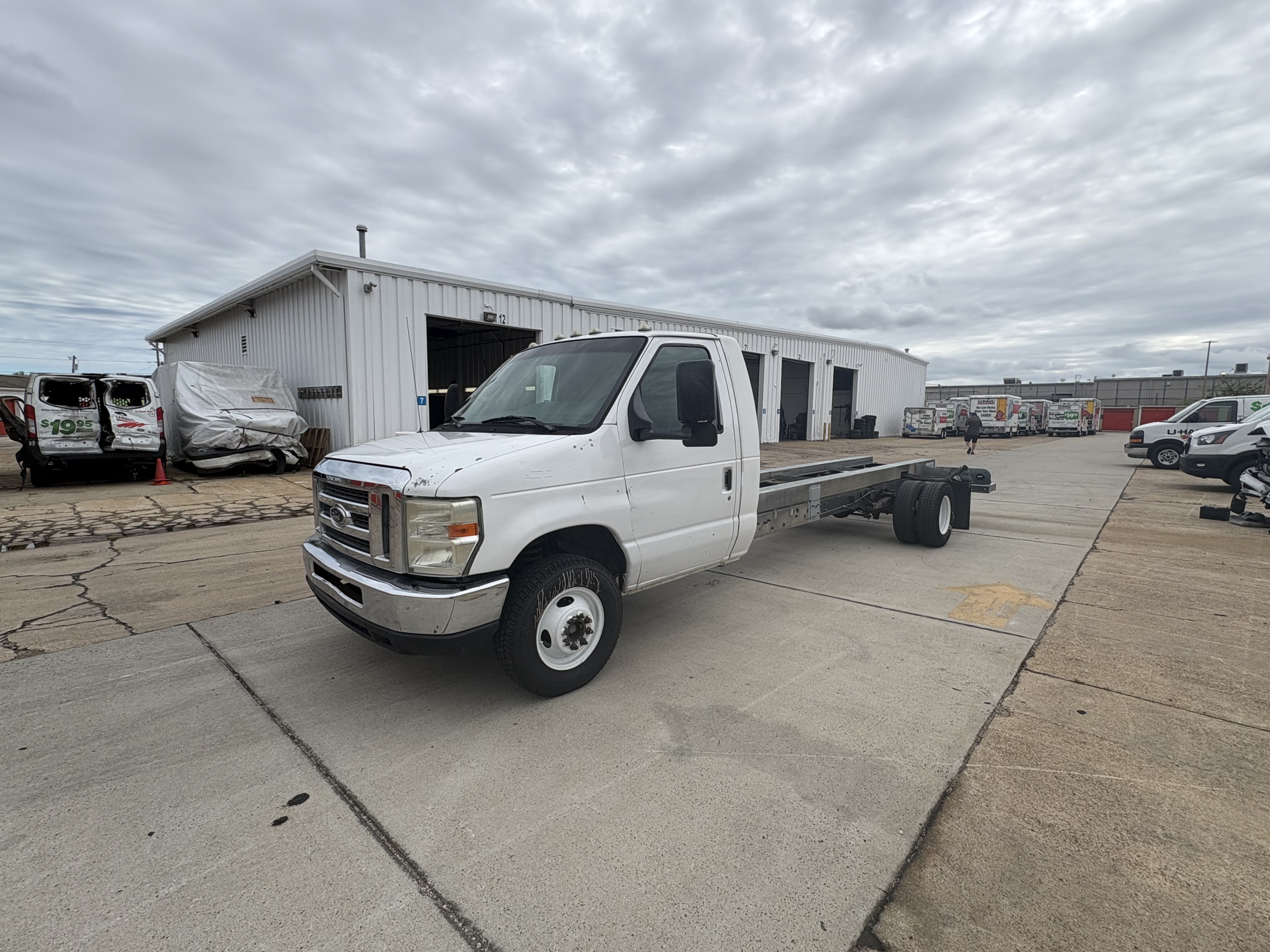 Used 2011 20 ' Cab and Chassis for sale