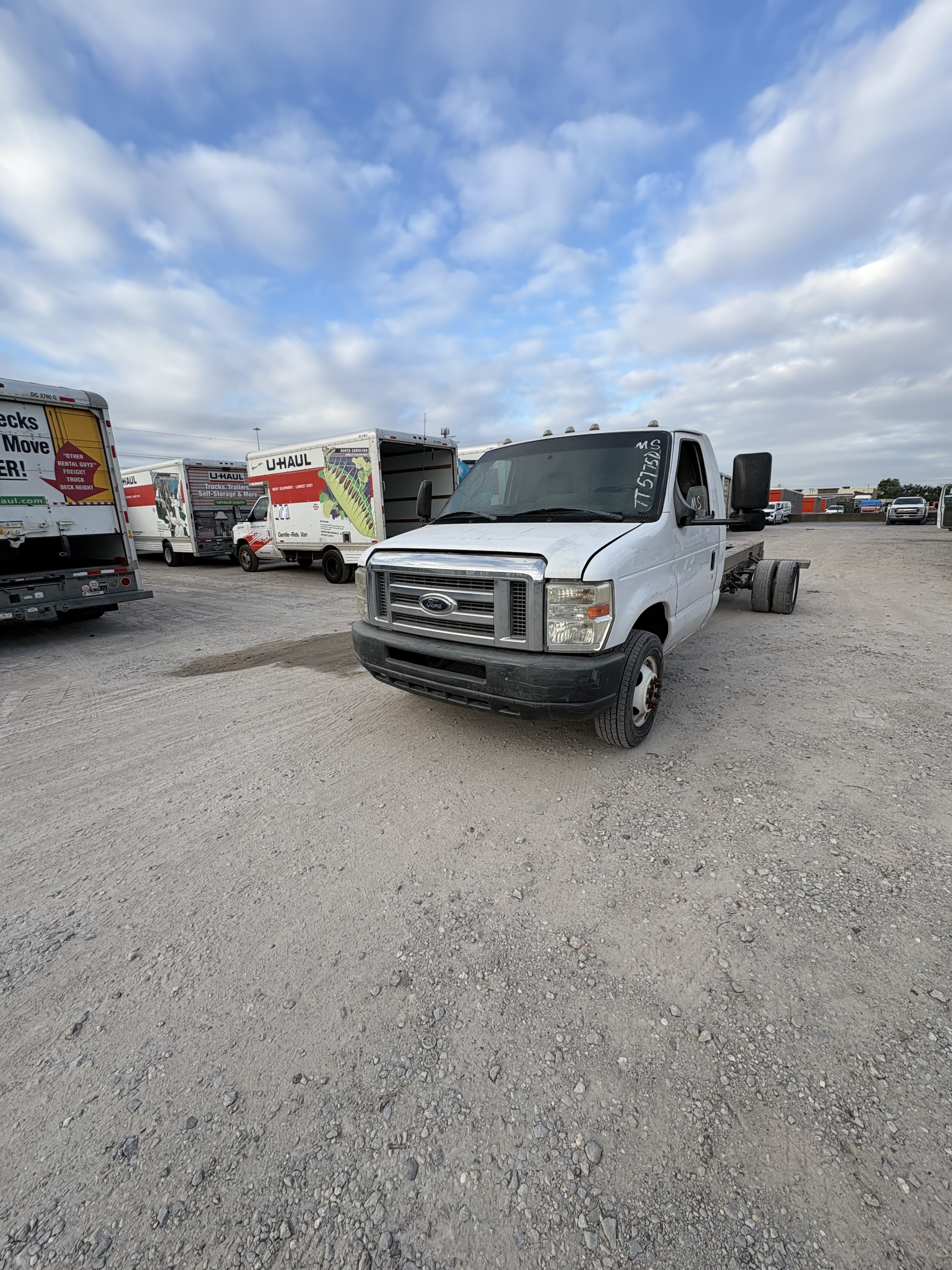Used 2011 20 ' Cab and Chassis for sale