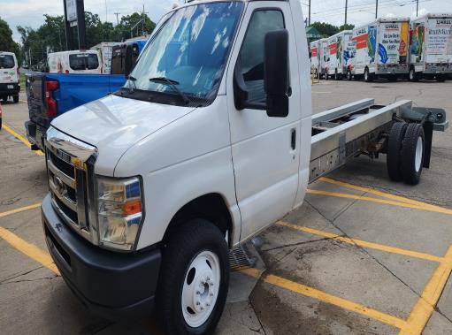 Used 2011 20 ' Cab and Chassis for sale