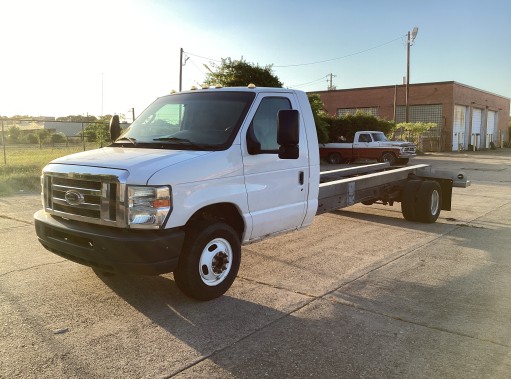 Used 2013 20 ' Cab and Chassis for sale